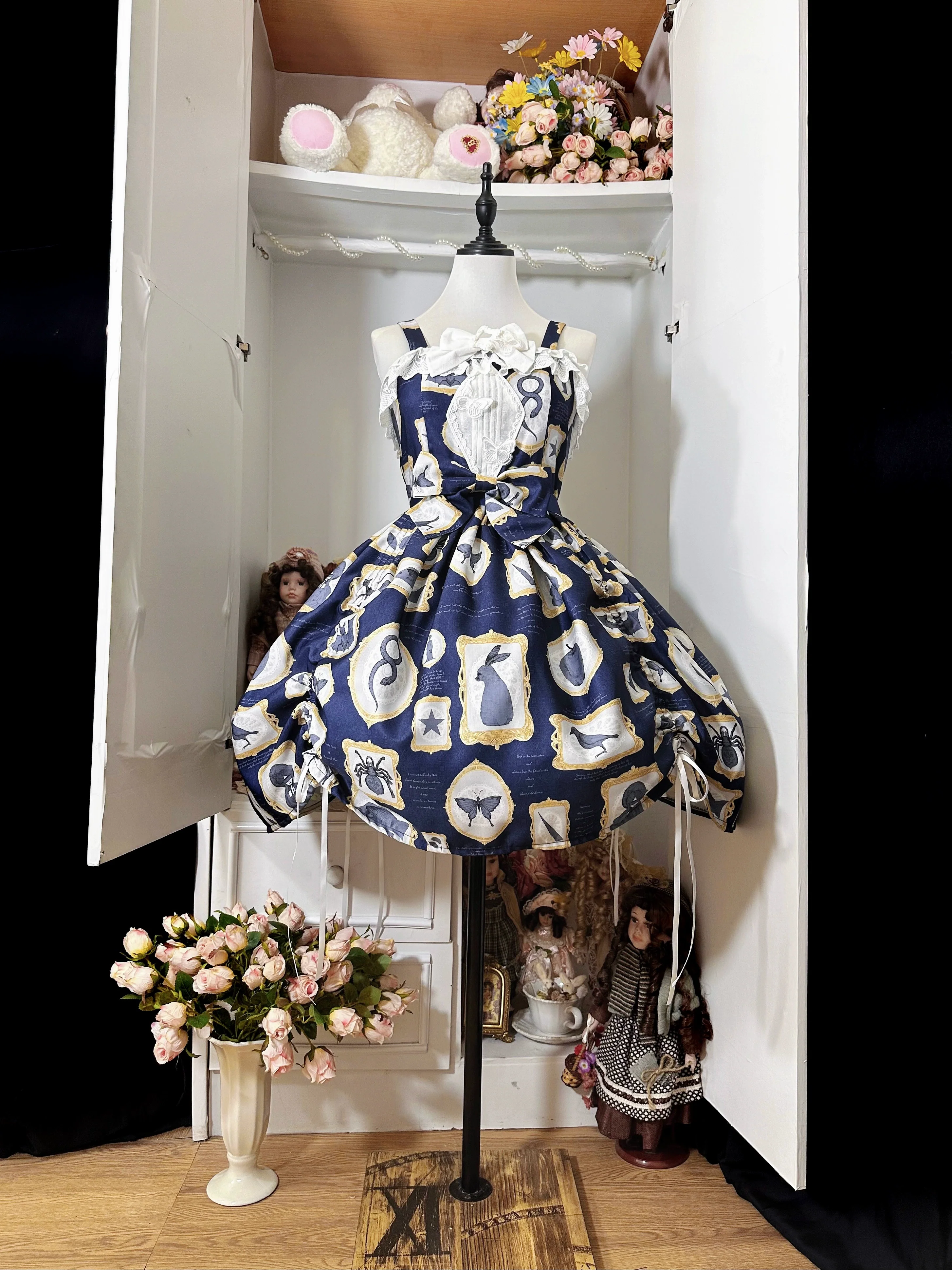 Classic Lolita JSK with Elegant Art-Inspired Prints - Image 9