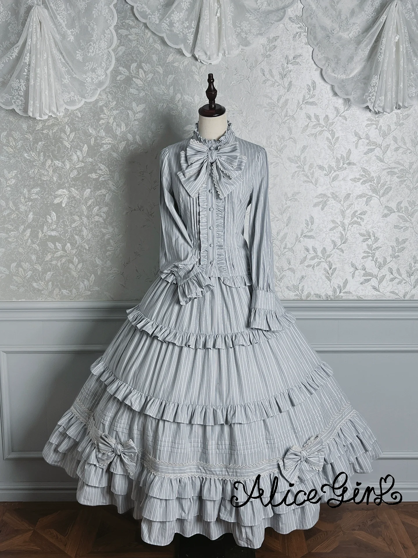 Alice Girl - Duke of Victoria - Classic Lolita Striped Blouse - Image 28