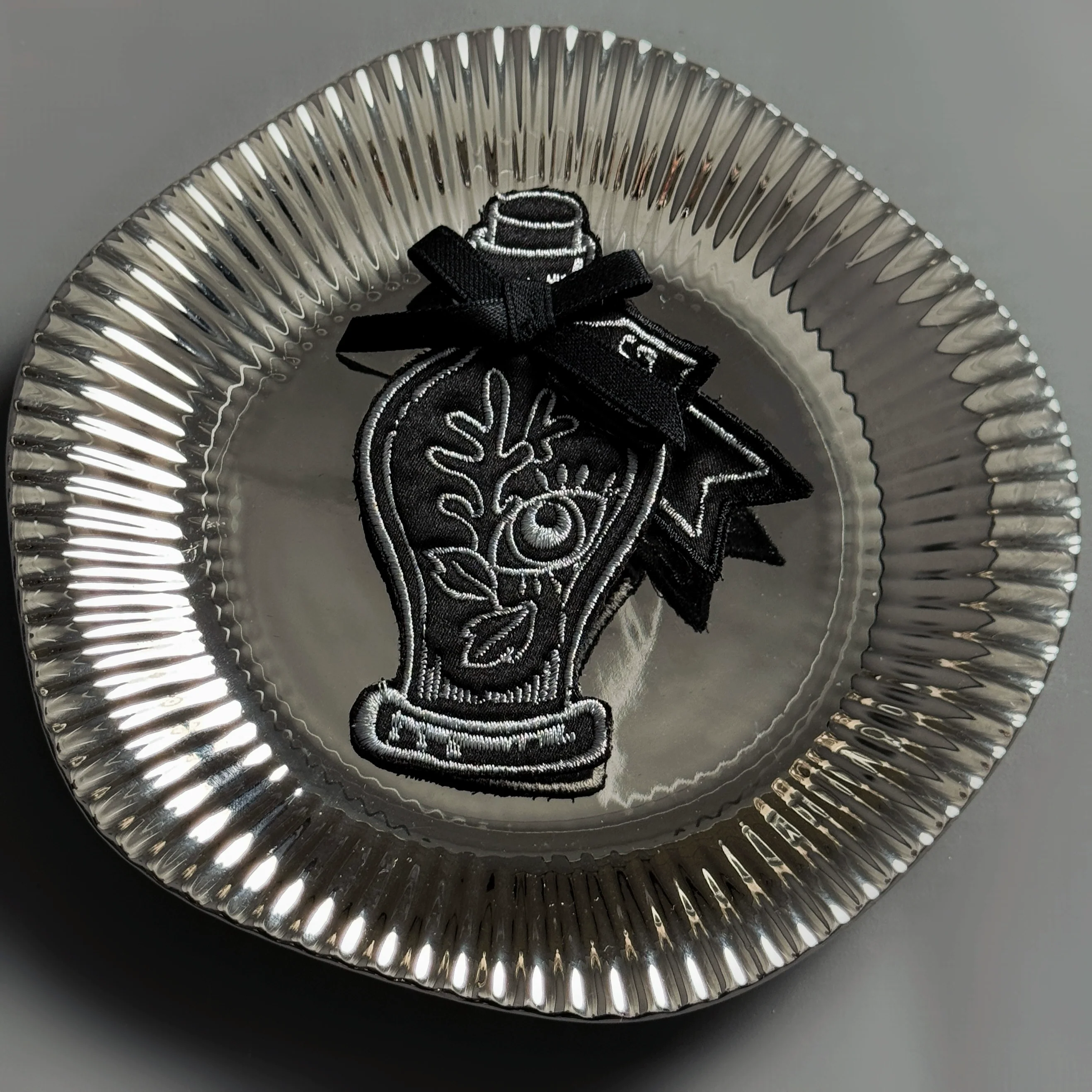 Alice Girl - Lolita Potion - Gothic Lolita Cuffs and Embroidered Badge - Image 5