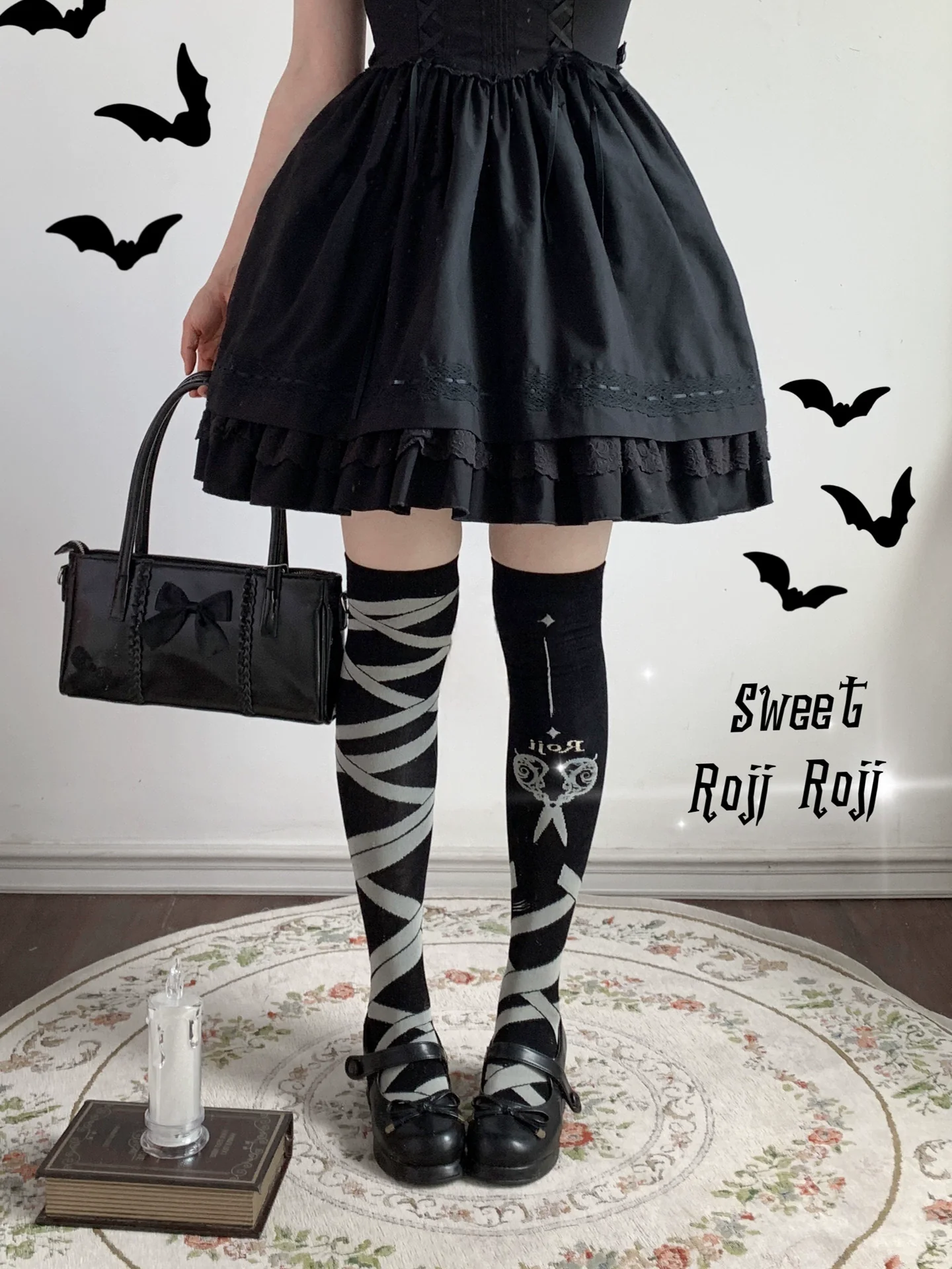Roji Roji - Gothic Lolita Over-Knee Socks, Scissors Print - Image 2