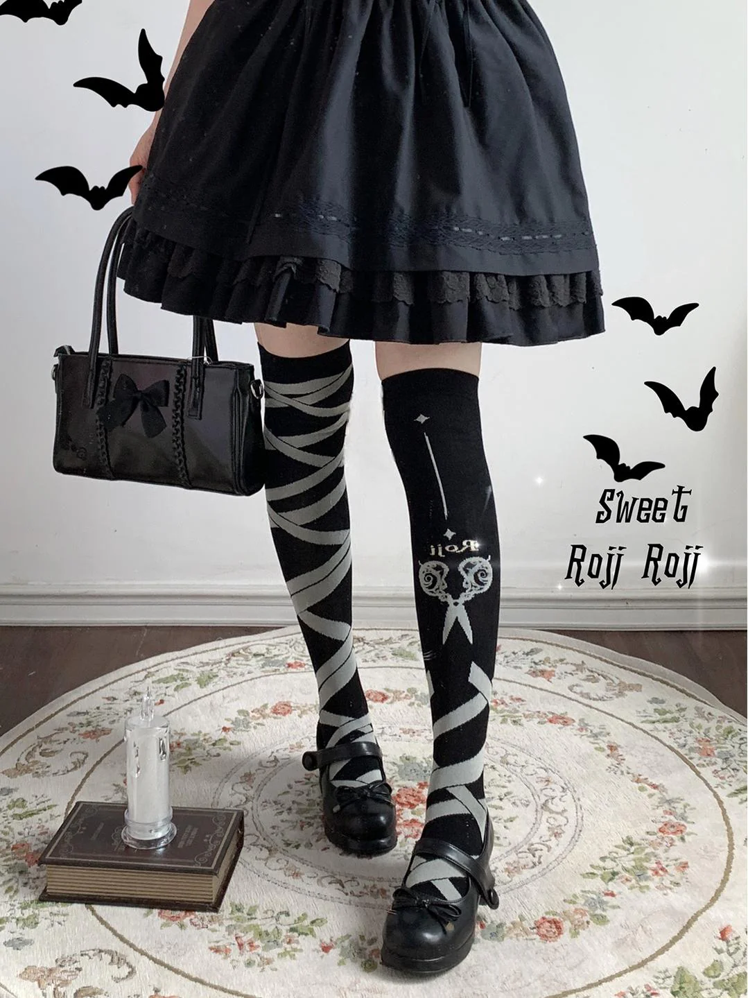 Roji Roji - Gothic Lolita Over-Knee Socks, Scissors Print - Image 4