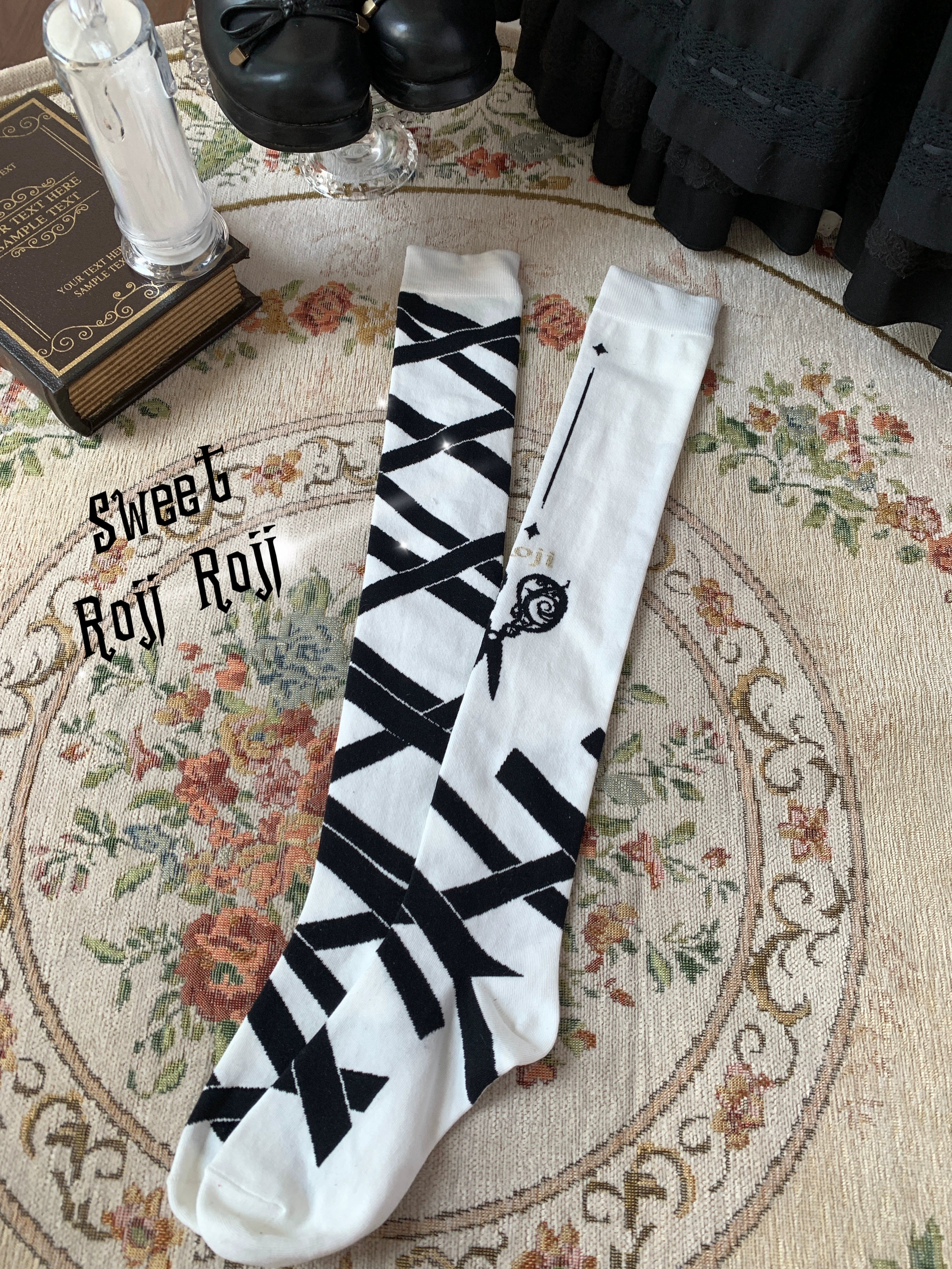 Roji Roji - Gothic Lolita Over-Knee Socks, Scissors Print - Image 6