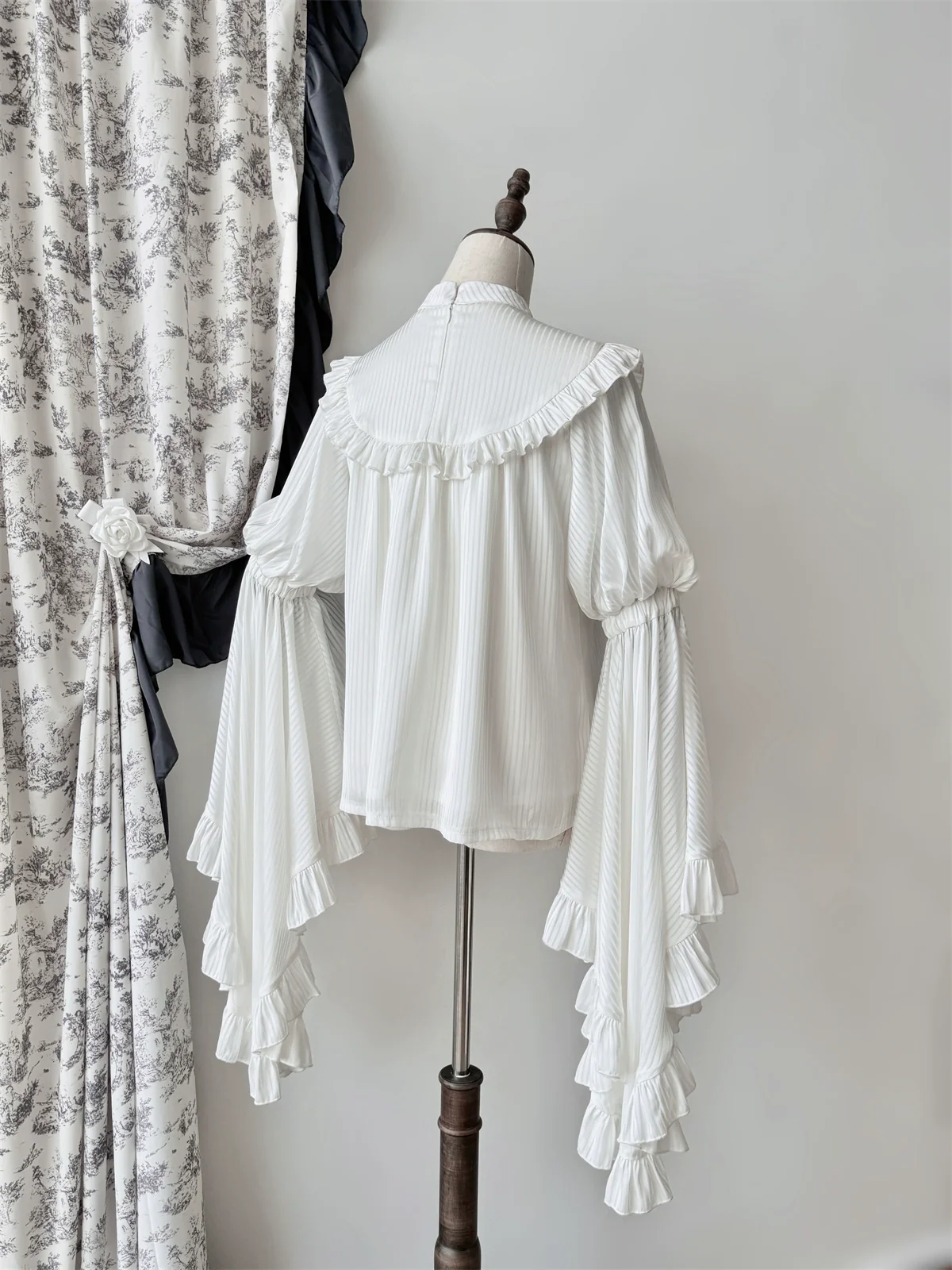 Muppet Mind Ben - Dreaming - Gothic Lolita Princess Sleeves Blouse Striped Printing - Image 10