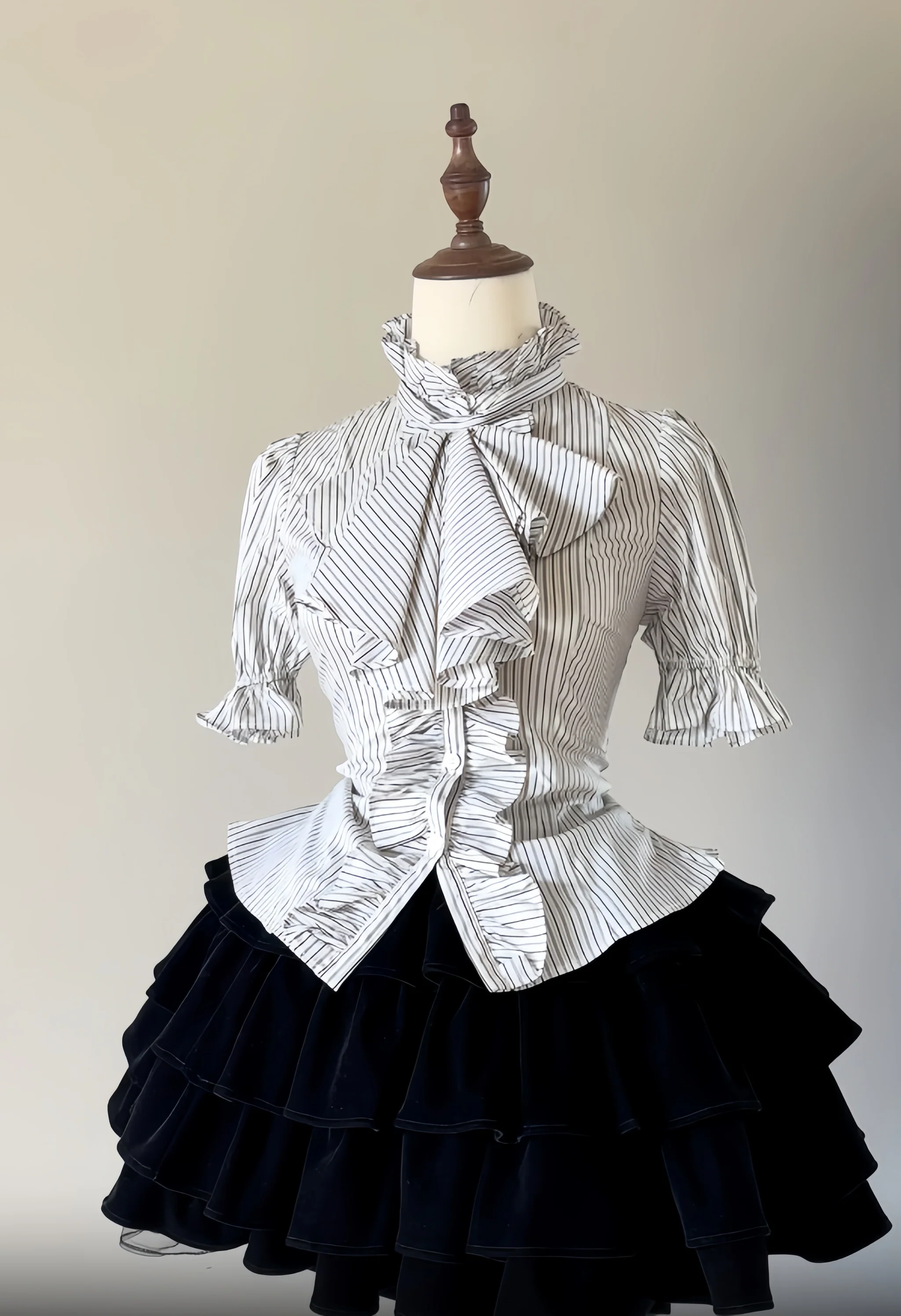 FlowerFairyDaily - Trace Night - Gothic Lolita Short-sleeved Shirt with Adjustable Waist - Image 7