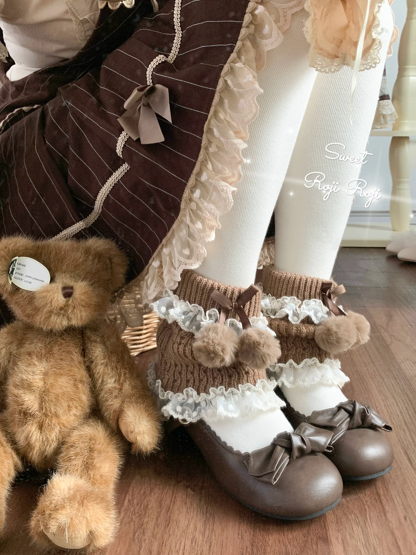 Roji Roji - Kawaii Lolita Wool Leg Warmers, Pom-Pom Accented Bow - Image 10