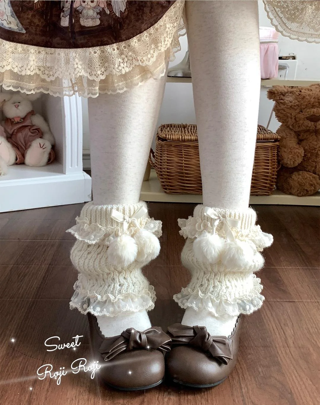 Roji Roji - Kawaii Lolita Wool Leg Warmers, Pom-Pom Accented Bow - Image 2