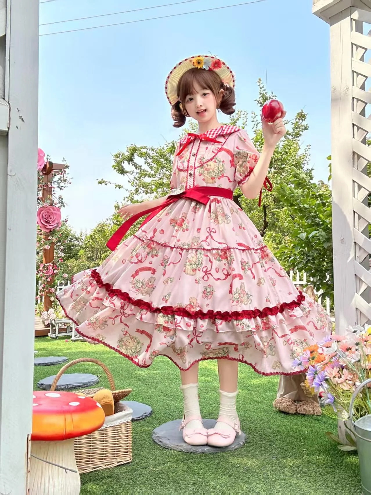 Qianmu - The Bear's Strawberry Field - Daily Lolita OP Dress With Petal Collar & Bear Strawberry Print - Image 3