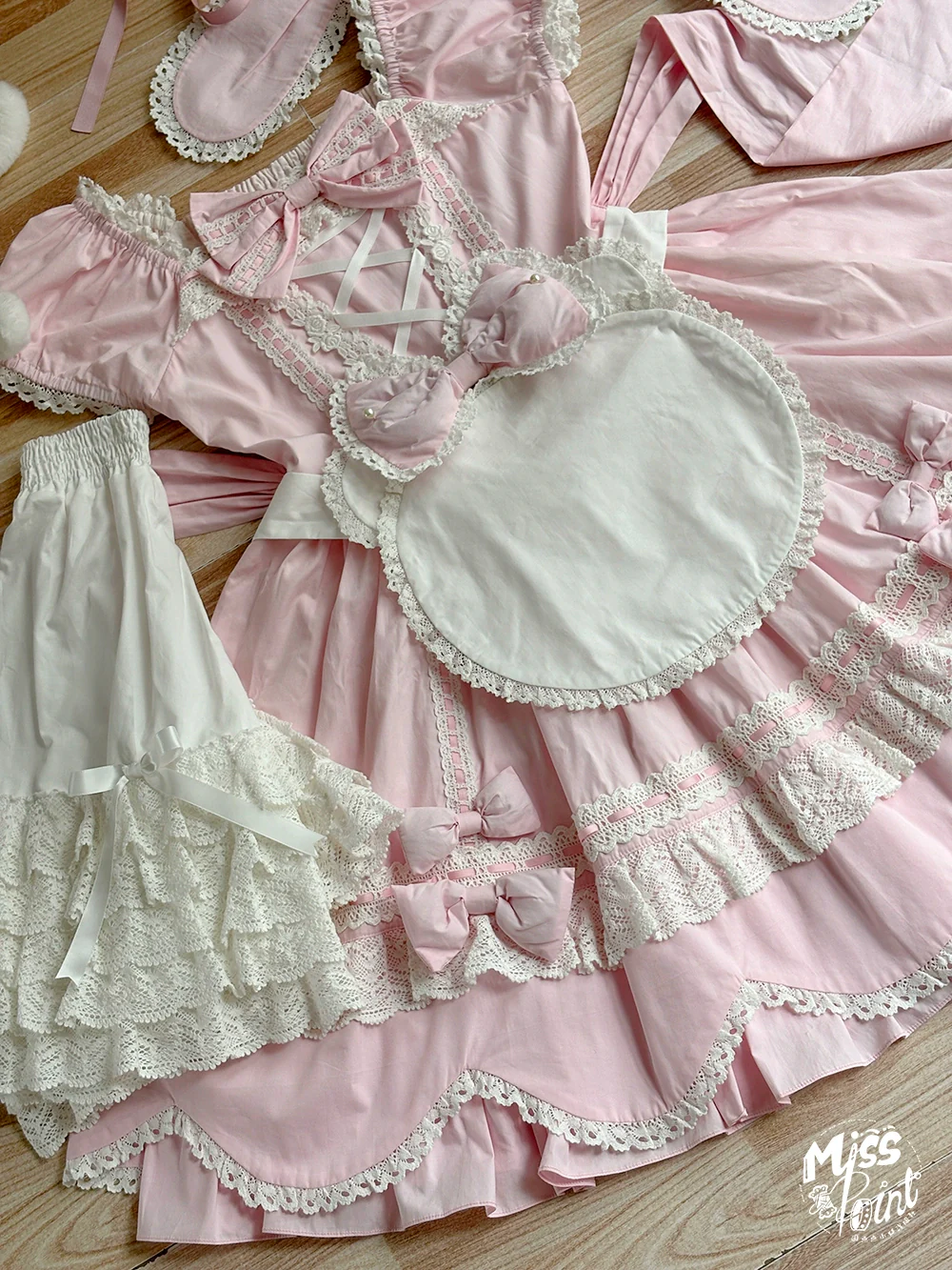 Vintage Petal Rabbit - Old School Lolita OP Cotton Dress With Petal-Shaped Hem - Image 60