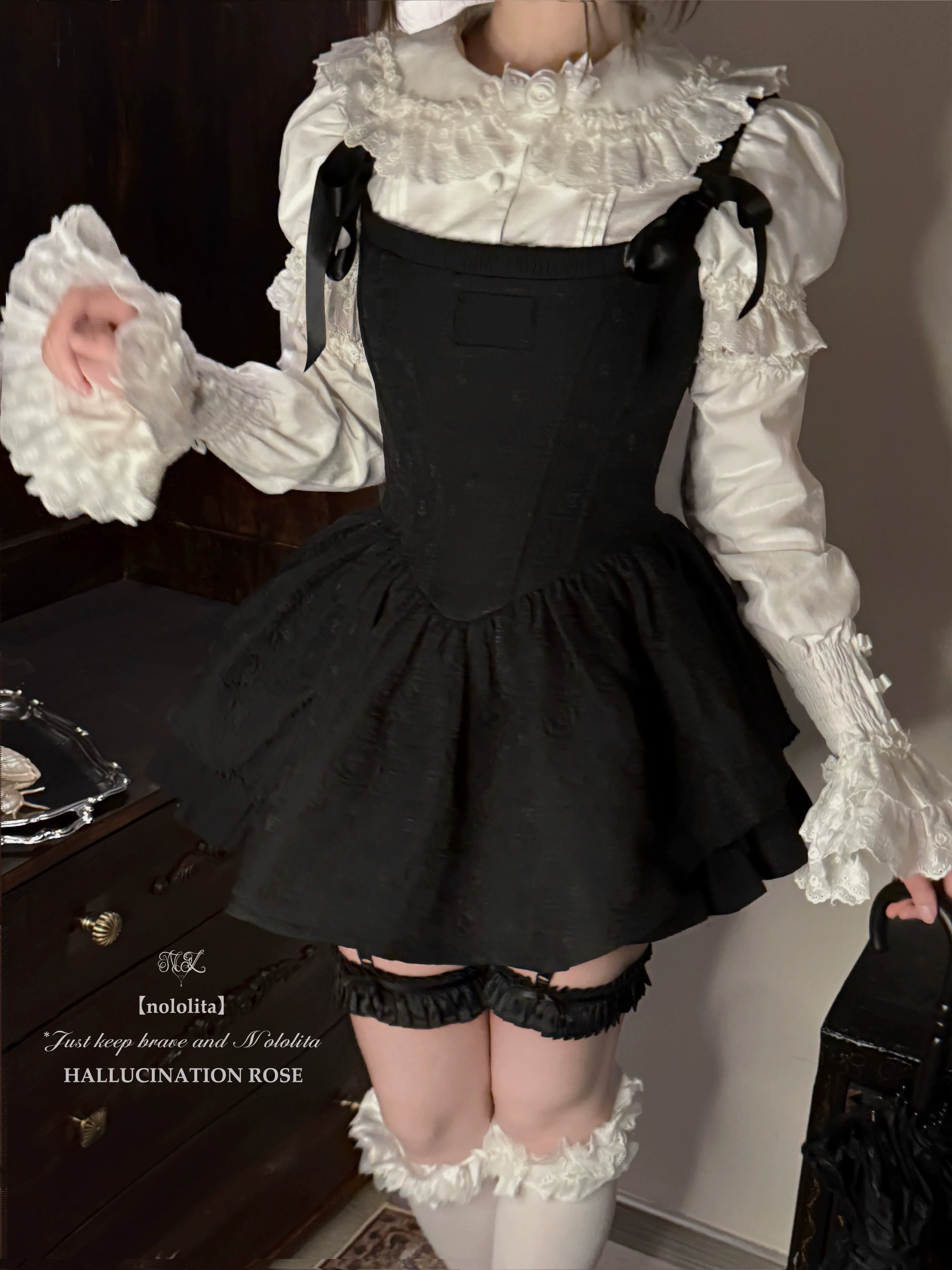Nololita - Nightingale - Old School Lolita Shirt with Detachable Sleeves - Image 8