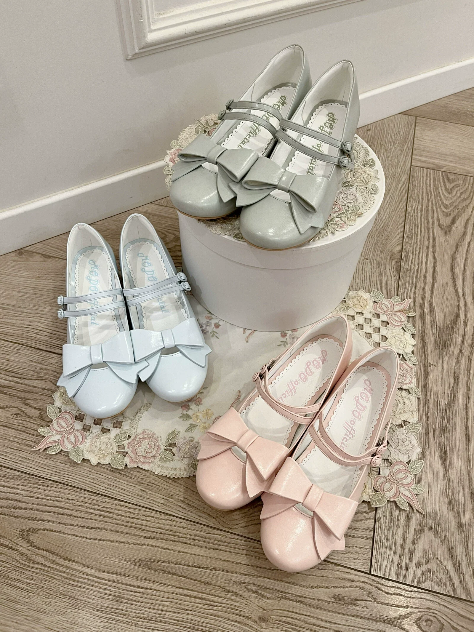 MODO - Apple Candy - Pointed Toe Lolita Shoes, Low Block Heel - Image 2