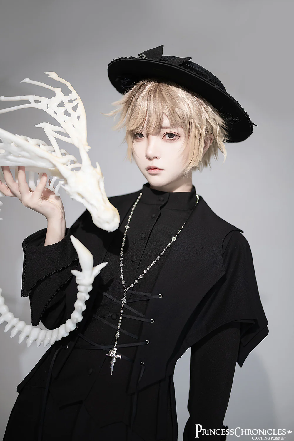 Yan Ye - Gothic Lolita Cross Shaped Rose Necklace - Image 3