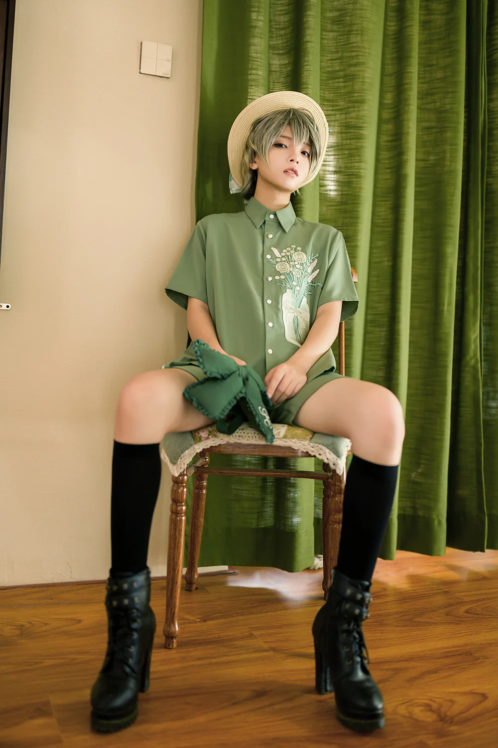 Limited Flowering Time - Retro Green Flower Embroidery Shirt - Image 3