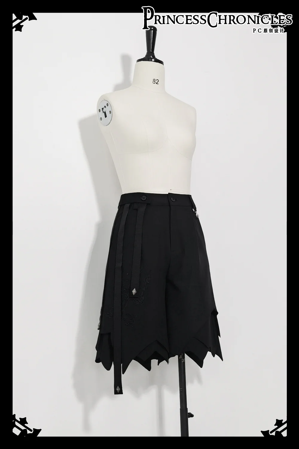 Ouji Lolita Irregular Hem Black Shorts - Image 5
