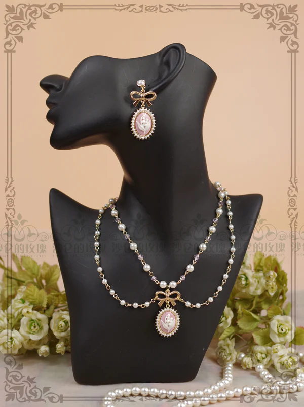 Retro Cameo Lolita Earrings - Image 4