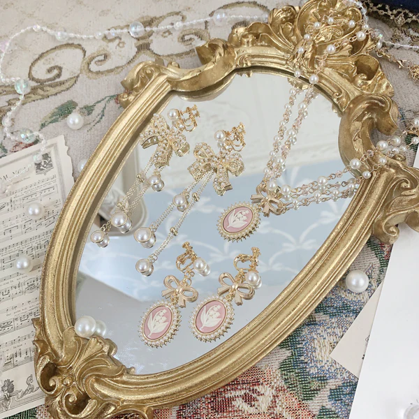 Retro Cameo Lolita Earrings - Image 6