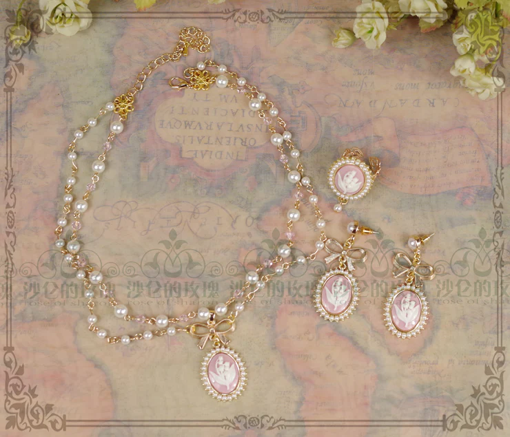 Retro Cameo Lolita Earrings - Image 7