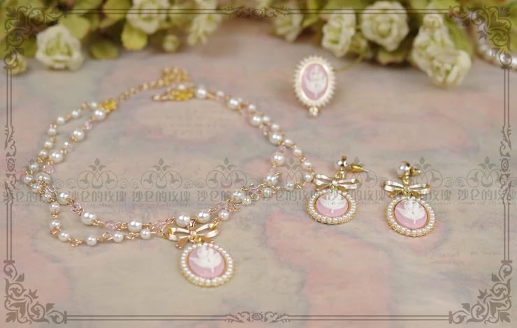 Retro Cameo Lolita Earrings - Image 8