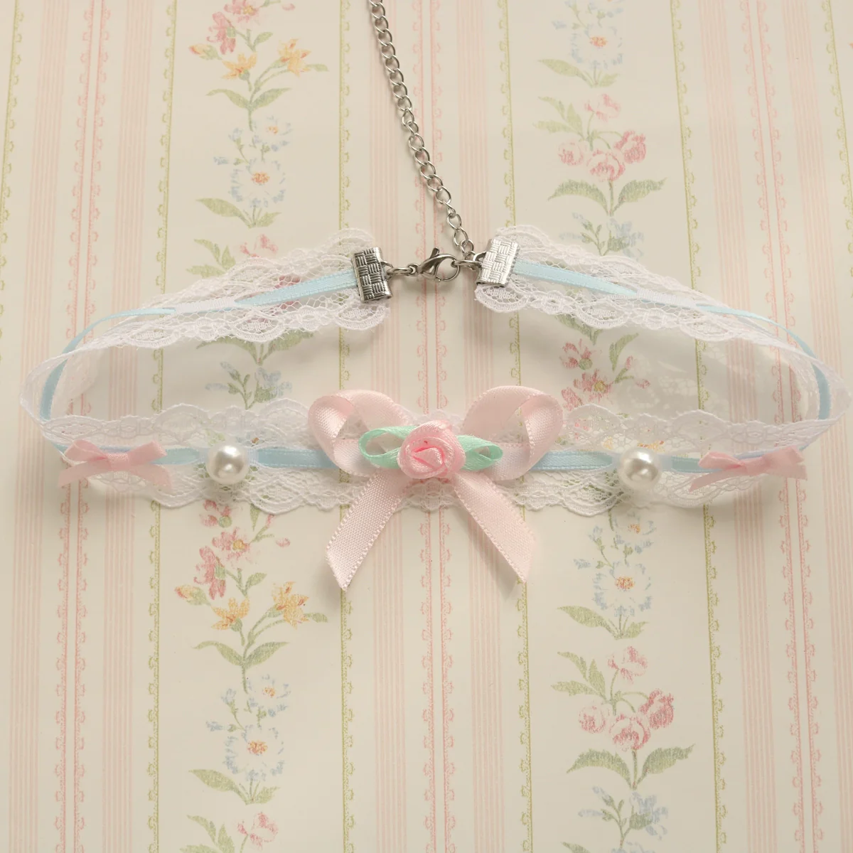 Creamy Bubbles - Sweet Lolita Choker Vintage Lace Rose Handmade Necklace - Image 4
