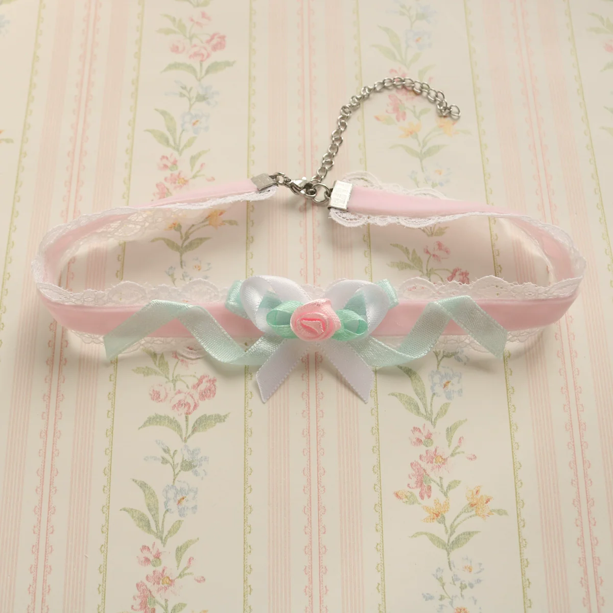 Creamy Bubbles - Sweet Lolita Choker Vintage Lace Rose Handmade Necklace - Image 7