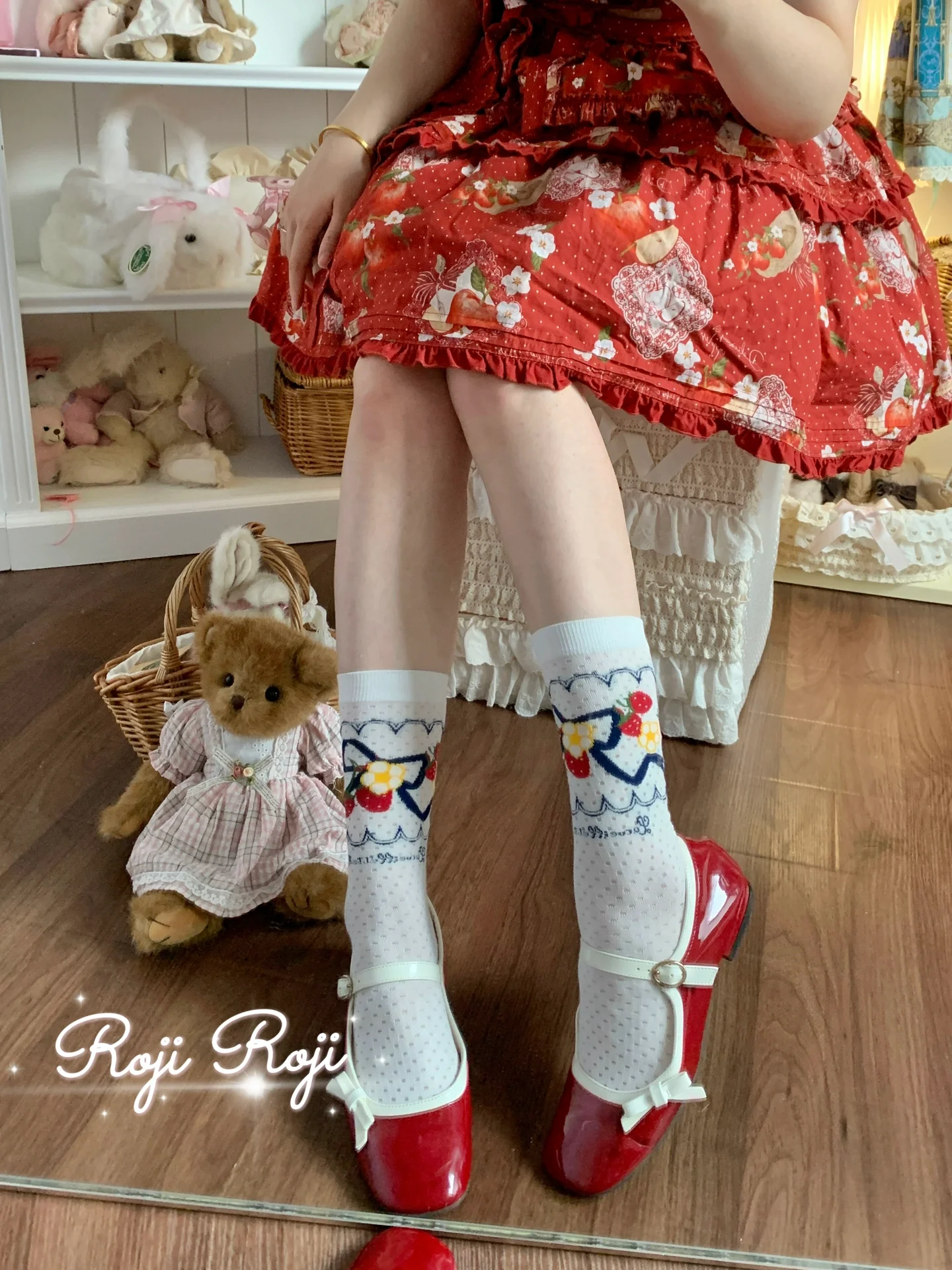 Roji Roji - Sweet Lolita Socks, Strawberry Print - Image 7