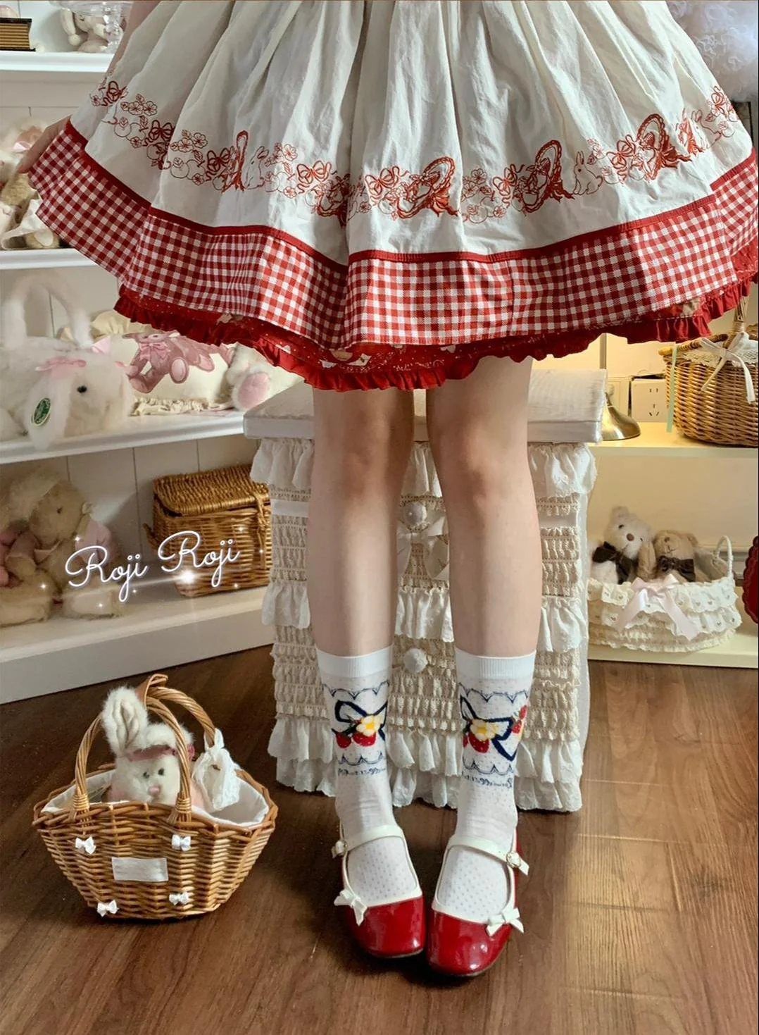 Roji Roji - Sweet Lolita Socks, Strawberry Print - Image 8
