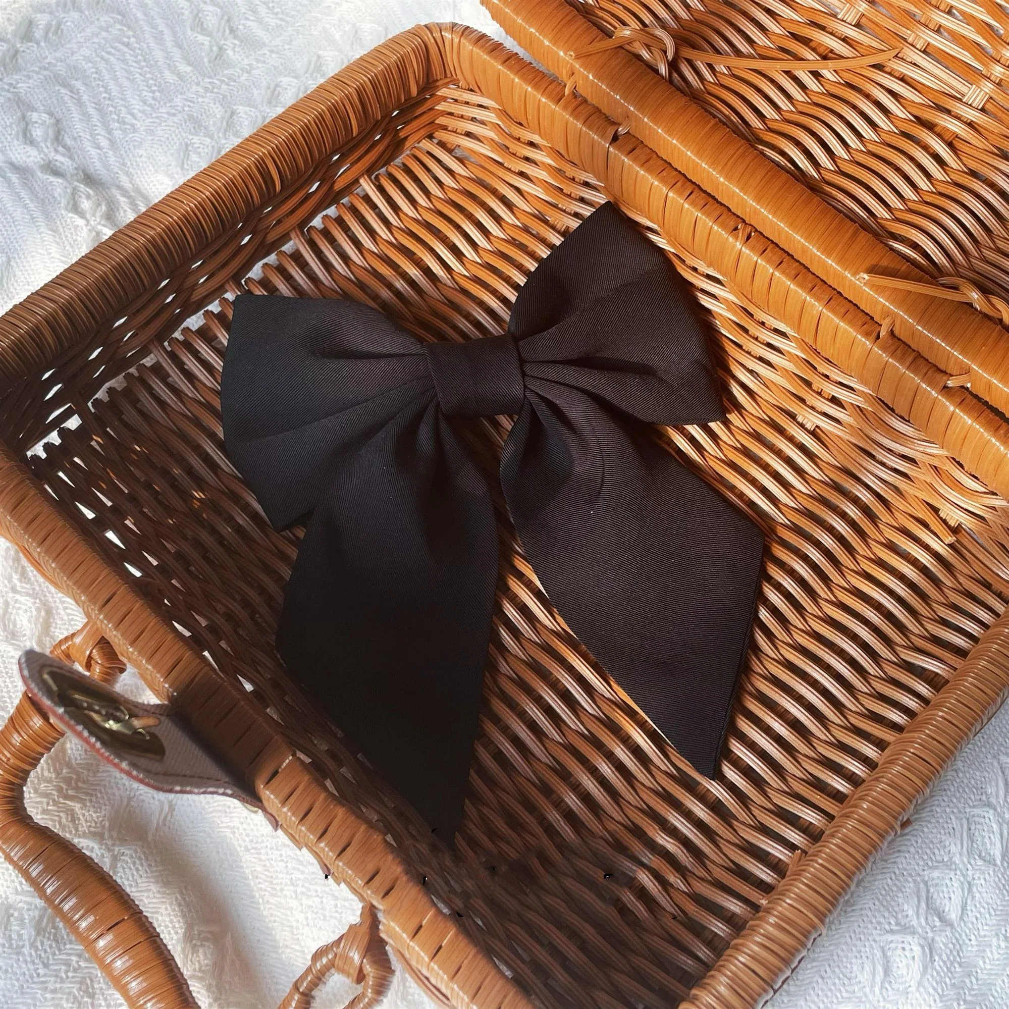 Worthy Girl - Lolita Bow Clip and Black Top Hat - Image 6