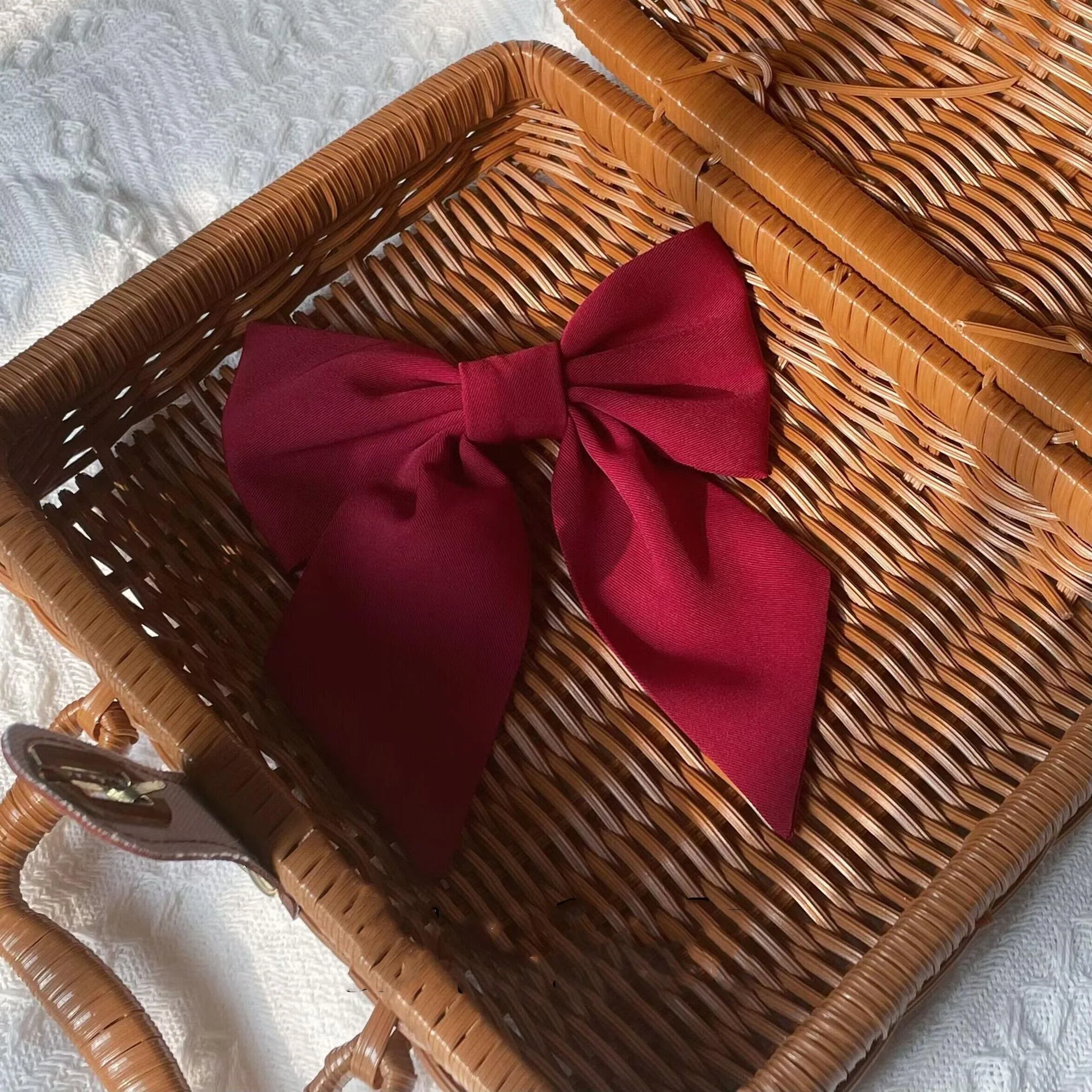 Worthy Girl - Lolita Bow Clip and Black Top Hat - Image 7